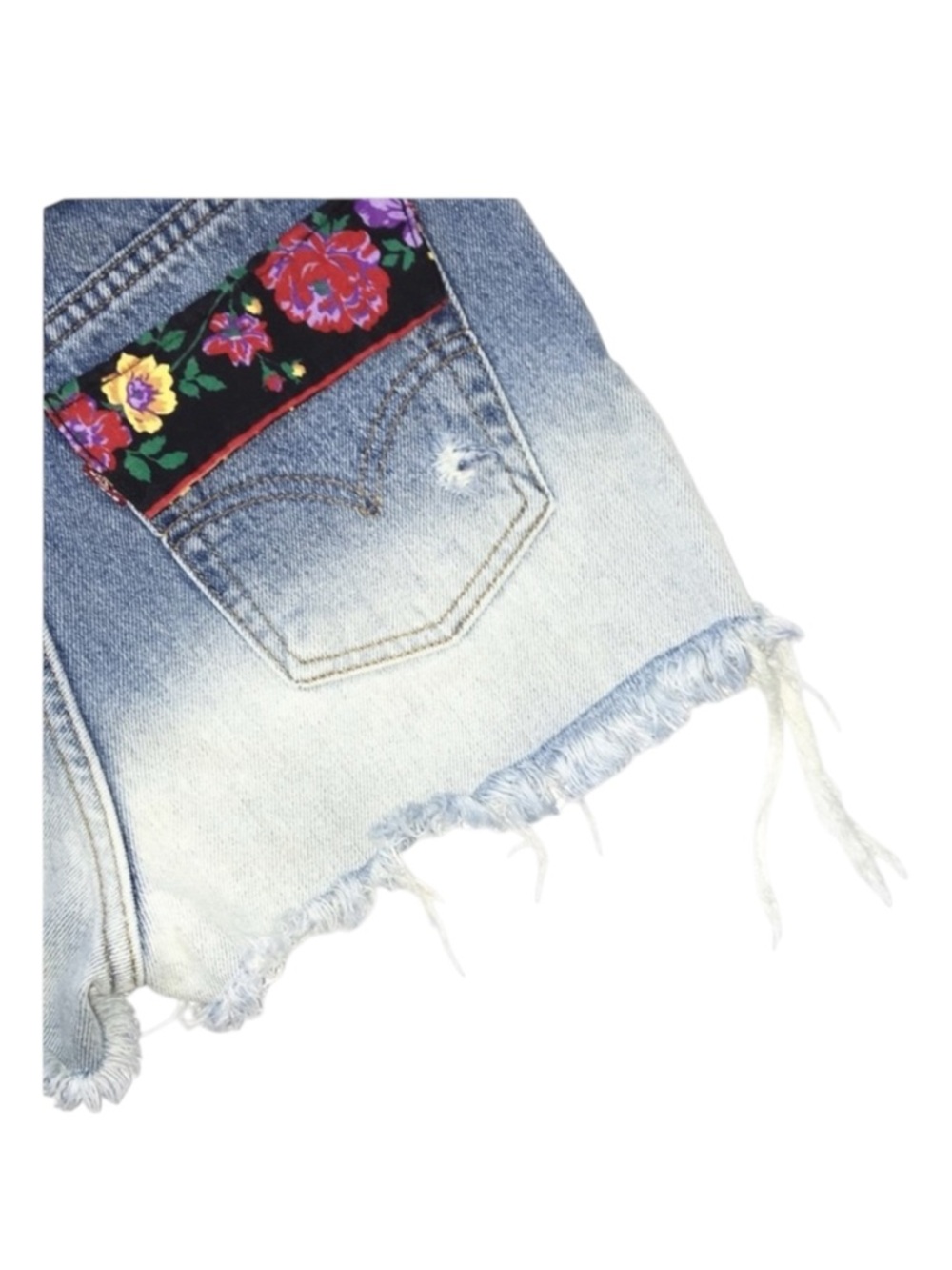 new LF Furst of a Kind ✿ Levi's® 517’s® Floral Trim Cut Off Denim Jeans Short ✿ - Picture 12 of 16